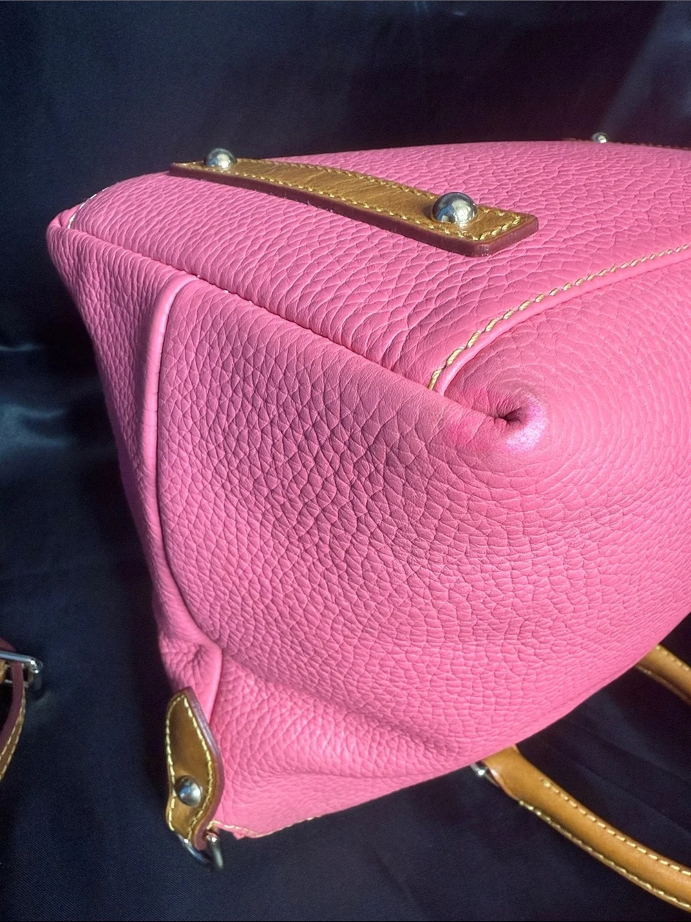 GORGEOUS DOONEY & BOURKE PINK PEBBLED GRAIN LEATHER DOMED SATCHEL / SHOULDER BAG